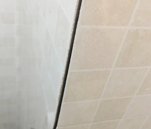 池州瓷砖空鼓维修公司分享阳台瓷砖脱落的修复过程可以分为以下几个步骤